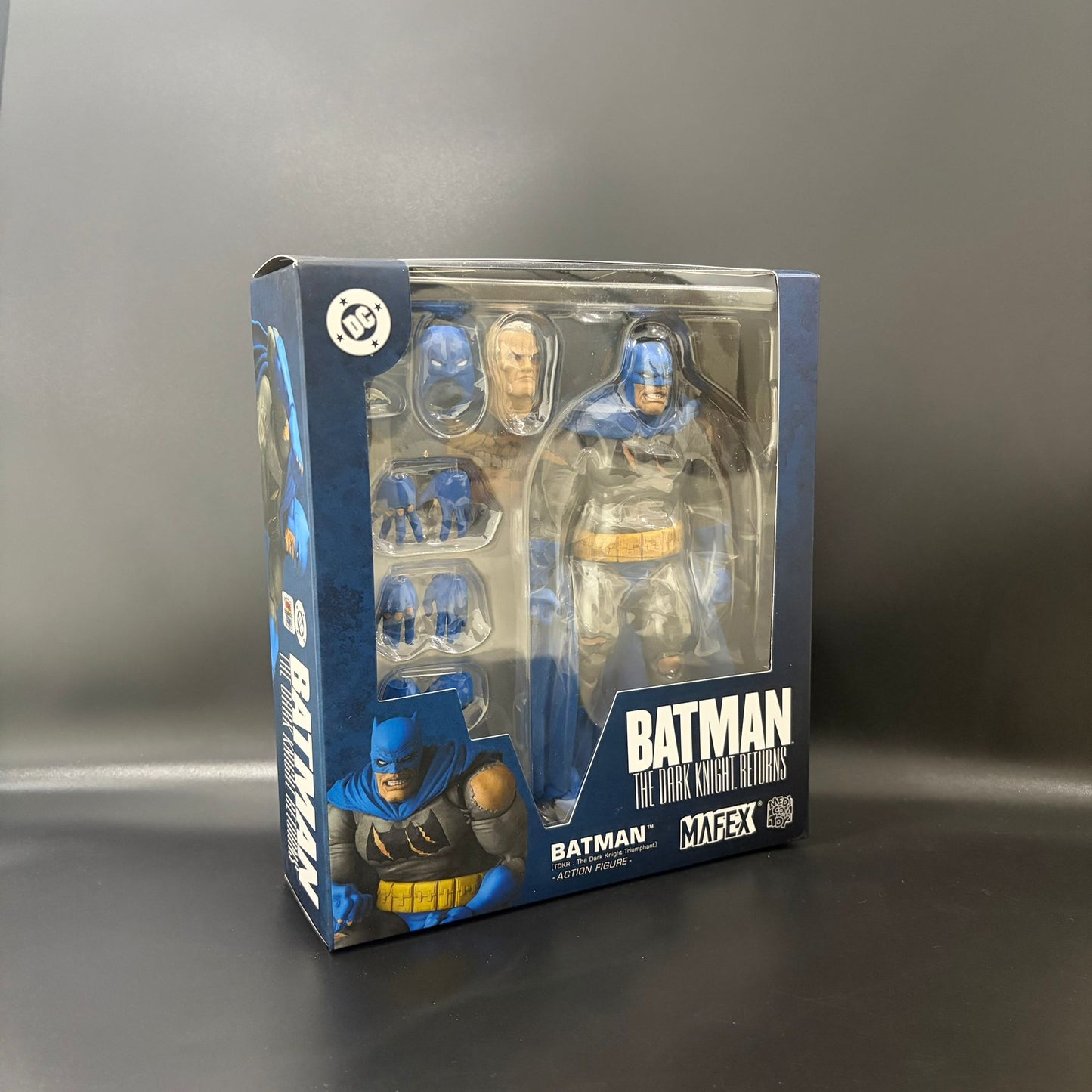 MAFEX No. 119 BATMAN (TDKR: Dark Knight Triumphant) Action Figure
