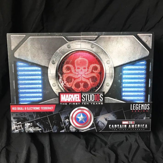 Hasbro SDCC 2018 Marvel Legends Red Skull & Electronic Tesseract Exclusive